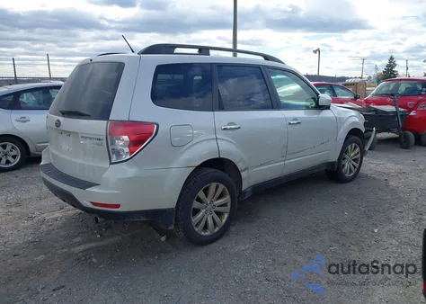 2013 Subaru Forester 2.5X Premium z USA, uszkodzony, nr VIN JF2SHADC2DH402669